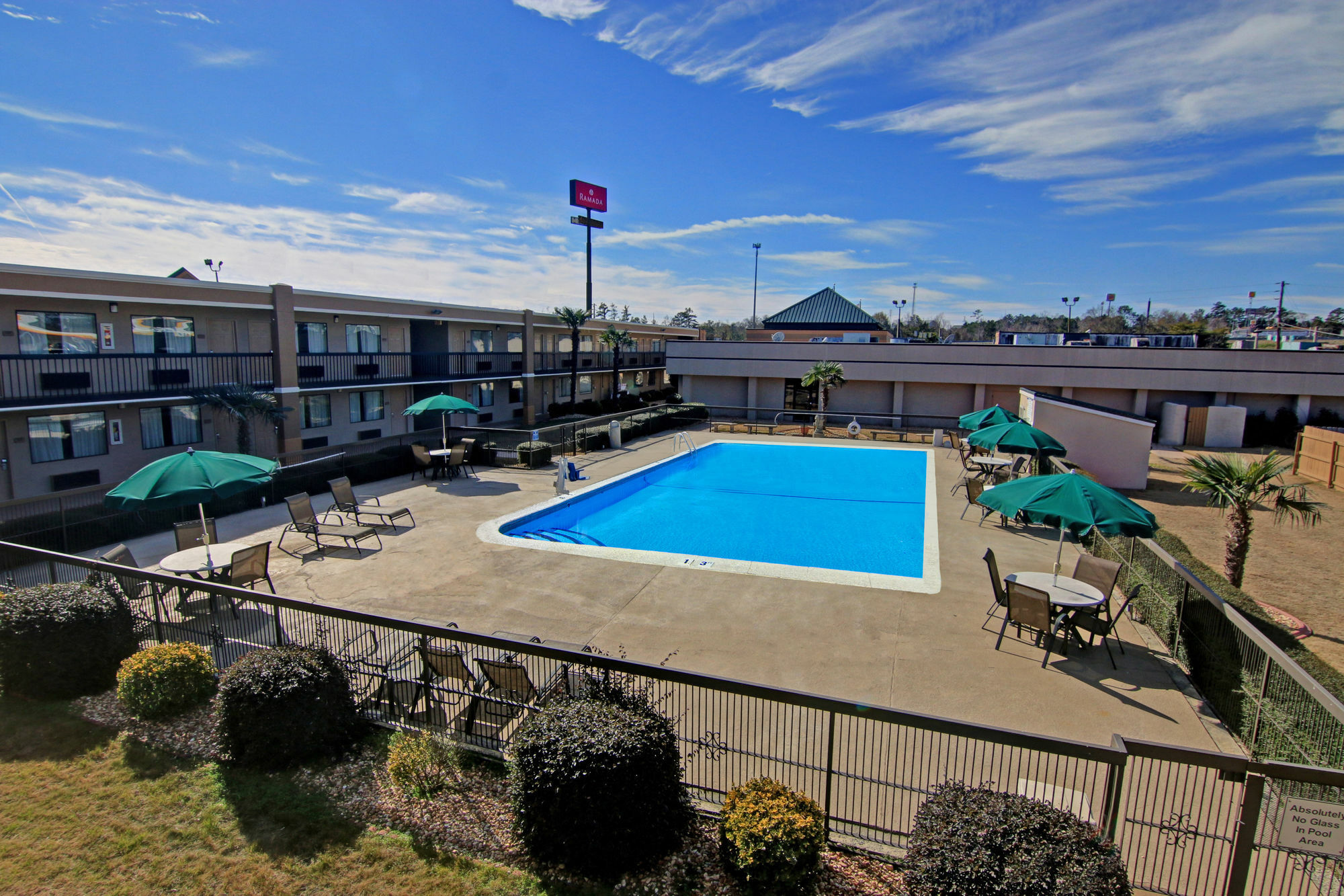 Ramada By Wyndham Macon Hotel Exterior photo